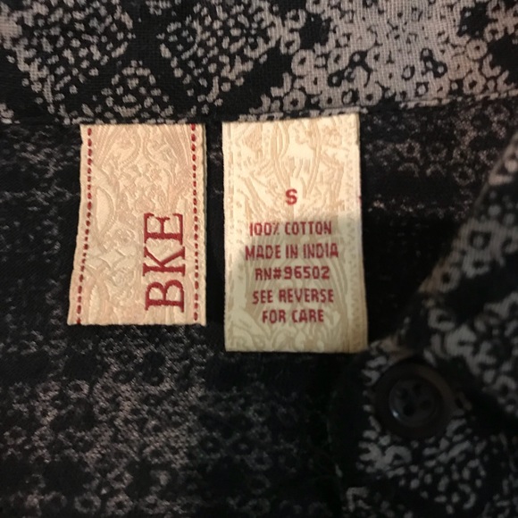 Button up flannel (looking) BkE Shirt - Picture 2 of 3